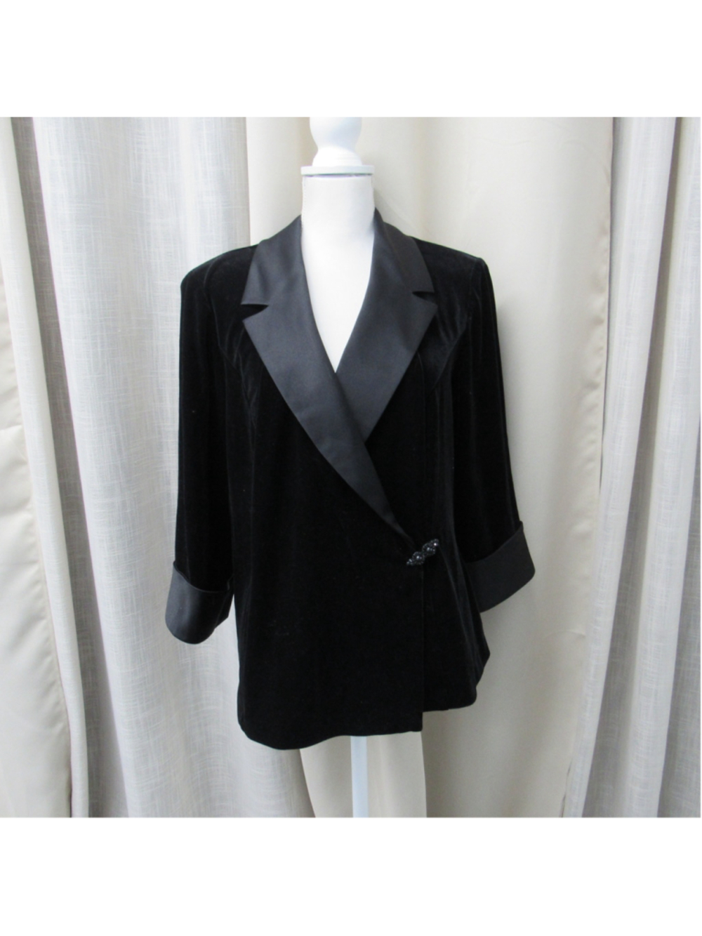Alex Evenings Black Velvet Evening Blazer Jacket Satin Tuxedo Lapel Clasp 1X